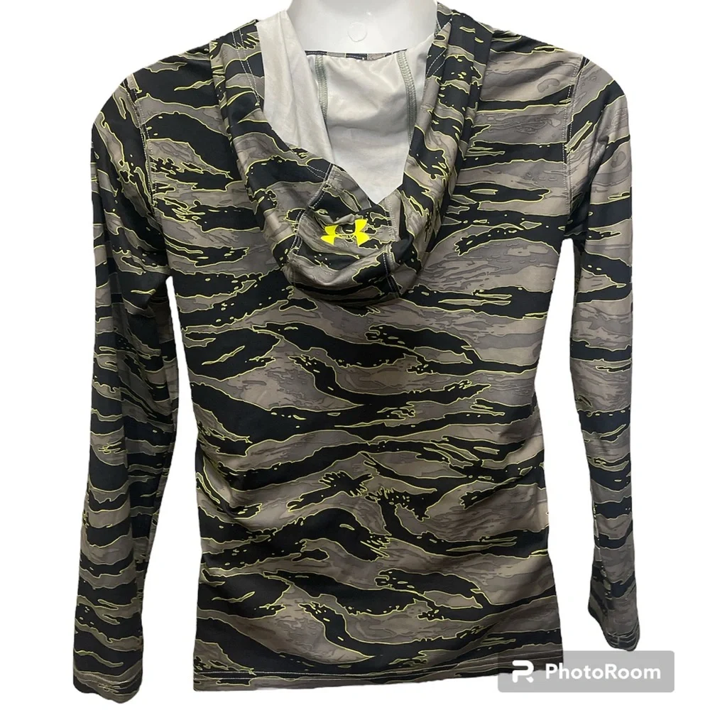 Under Armour Hoodie - Picture 2 of 3
